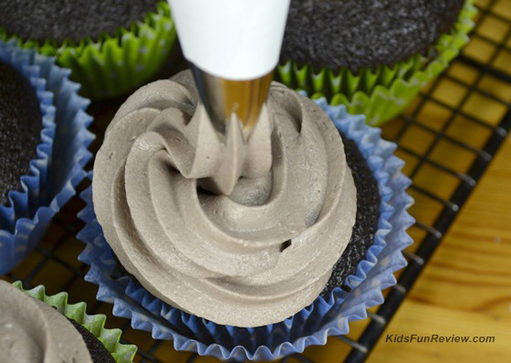 International Delight dark chocolate chocolate chip mocha cupcakes