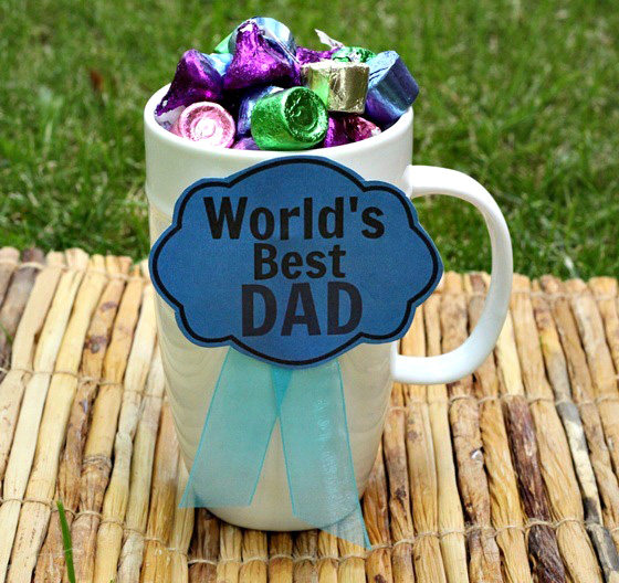 World's Best Dad Mug Mug with Printable- Perfect DIY Father's Day gift idea! 