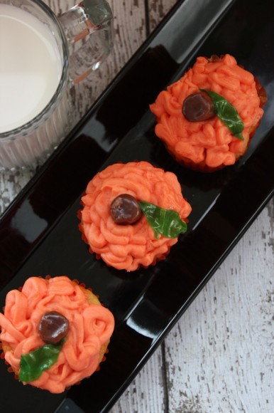 pumpkin poke cupcake 9
