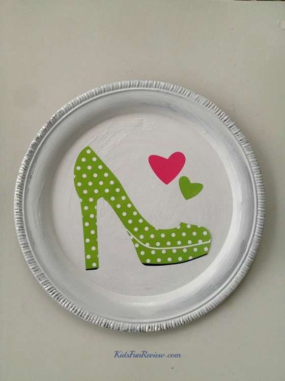 Super fun shoes glam girls party craft idea the girls will love to create! Check out the photos and instructions.