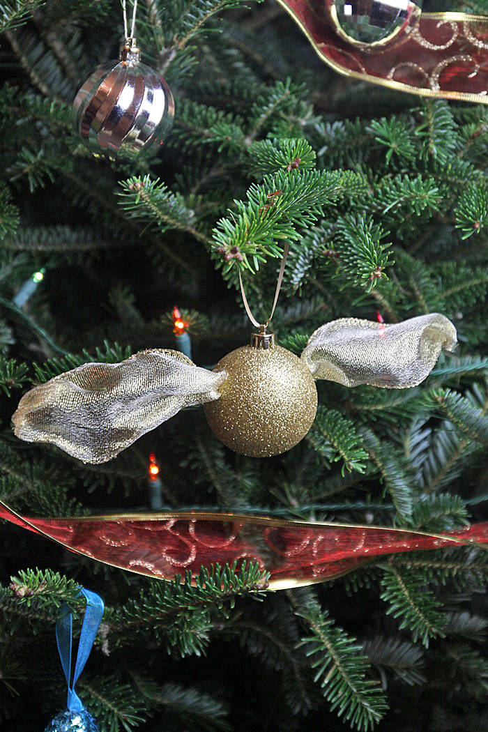 Easy Harry Potter Golden Snitch DIY Christmas Ornament Idea