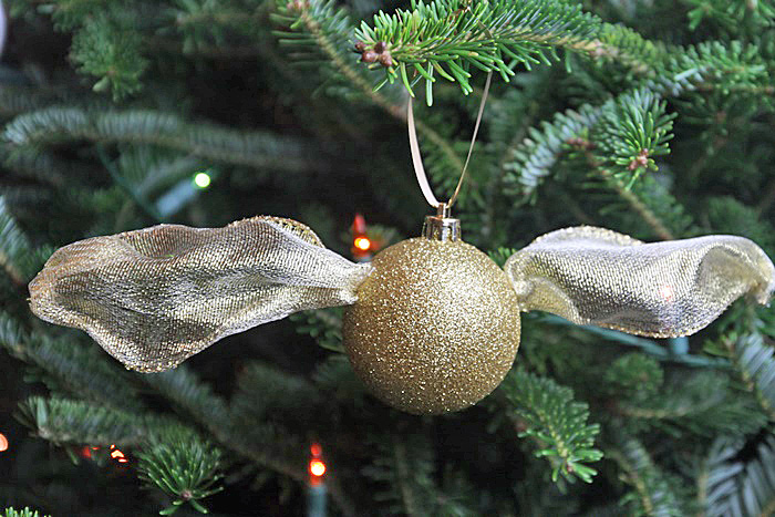 Easy Harry Potter Golden Snitch Ornament Idea