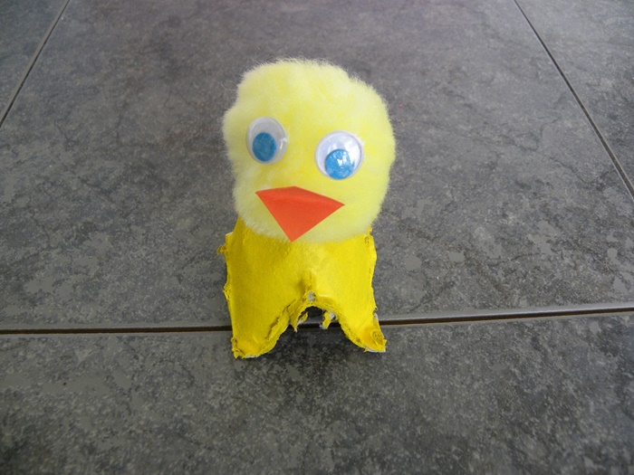 Love this Easy Easter Chick Egg Carton Craft Idea For Kids
